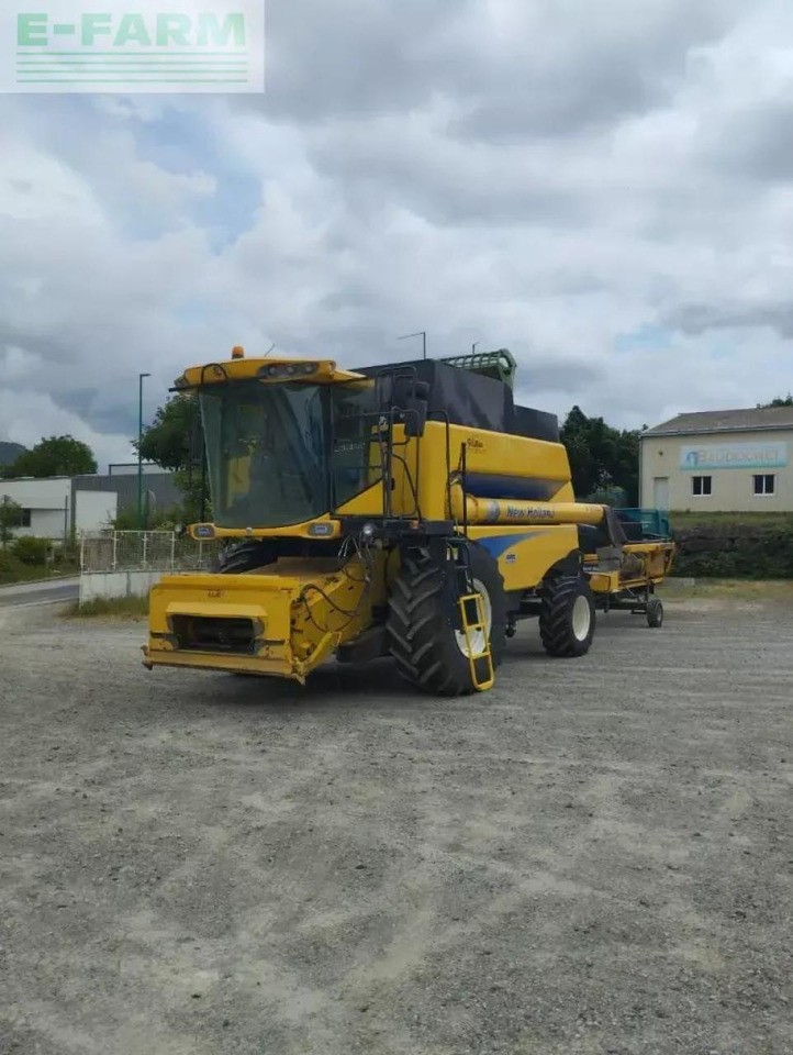 New Holland csx 7050 - Kombajn za žetvu: slika New Holland csx 7050 - Kombajn za žetvu New Holland csx 7050 - Kombajn za žetvu: slika New Holland csx 7050 - Kombajn za žetvu