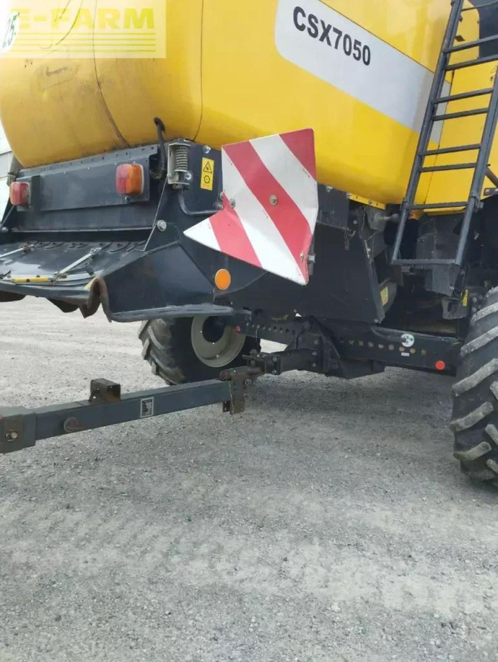 Kombajn za žetvu New Holland csx 7050: slika Kombajn za žetvu New Holland csx 7050