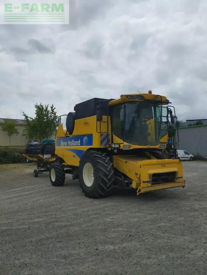 New Holland csx 7050 - Kombajn za žetvu: slika New Holland csx 7050 - Kombajn za žetvu New Holland csx 7050 - Kombajn za žetvu: slika New Holland csx 7050 - Kombajn za žetvu