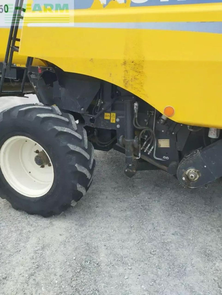 Kombajn za žetvu New Holland csx 7050: slika Kombajn za žetvu New Holland csx 7050