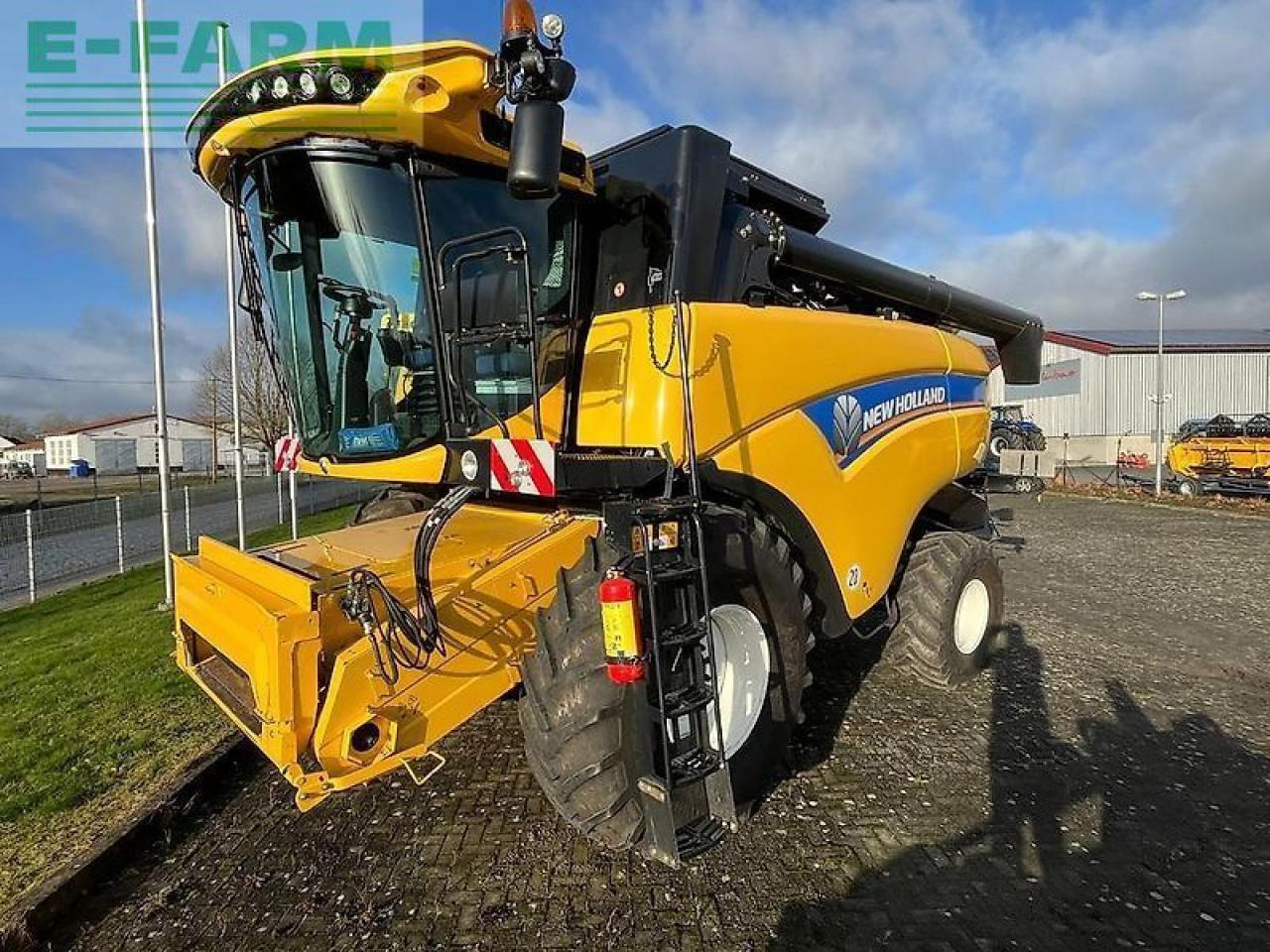 New Holland cx 6.90 schüttler mähdrescher + 7,6m sw + sww - Kombajn za žetvu: slika New Holland cx 6.90 schüttler mähdrescher + 7,6m sw + sww - Kombajn za žetvu New Holland cx 6.90 schüttler mähdrescher + 7,6m sw + sww - Kombajn za žetvu: slika New Holland cx 6.90 schüttler mähdrescher + 7,6m sw + sww - Kombajn za žetvu