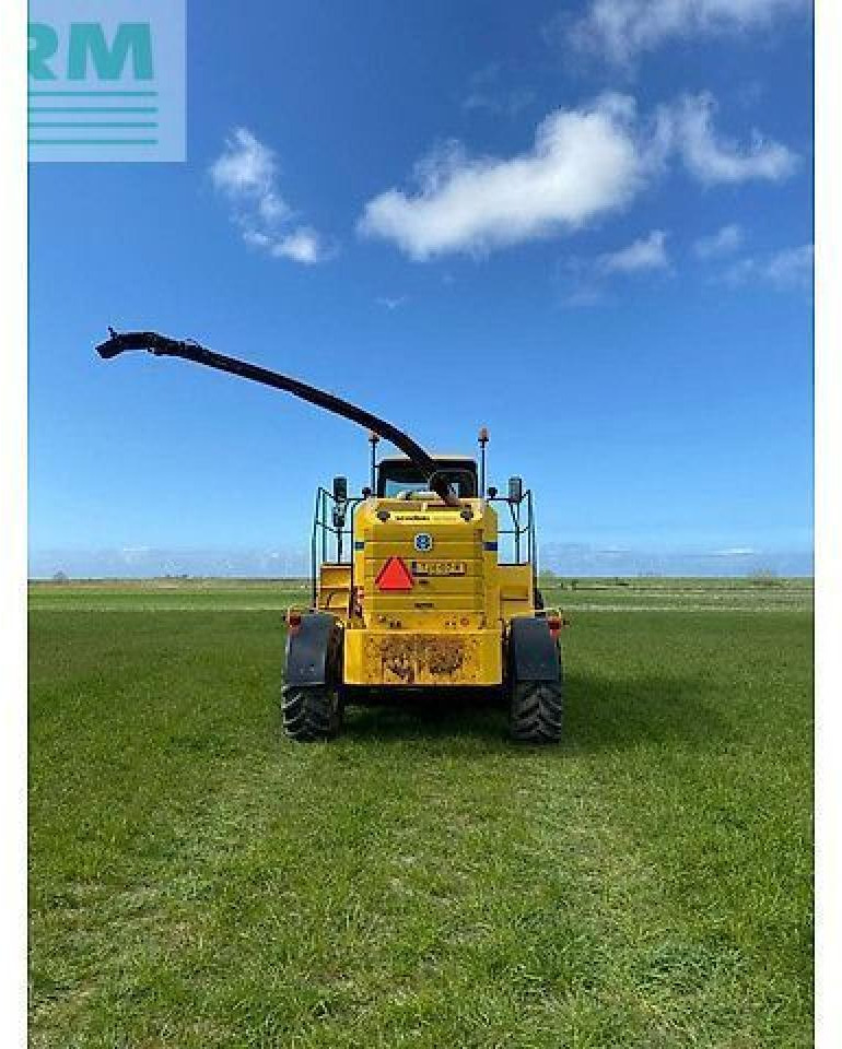 New Holland fx 60 - Silažni kombajn: slika New Holland fx 60 - Silažni kombajn New Holland fx 60 - Silažni kombajn: slika New Holland fx 60 - Silažni kombajn