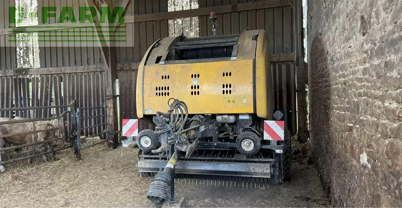 New Holland roll-belt 180 superfeed - Kvadratna balirka: slika New Holland roll-belt 180 superfeed - Kvadratna balirka New Holland roll-belt 180 superfeed - Kvadratna balirka: slika New Holland roll-belt 180 superfeed - Kvadratna balirka