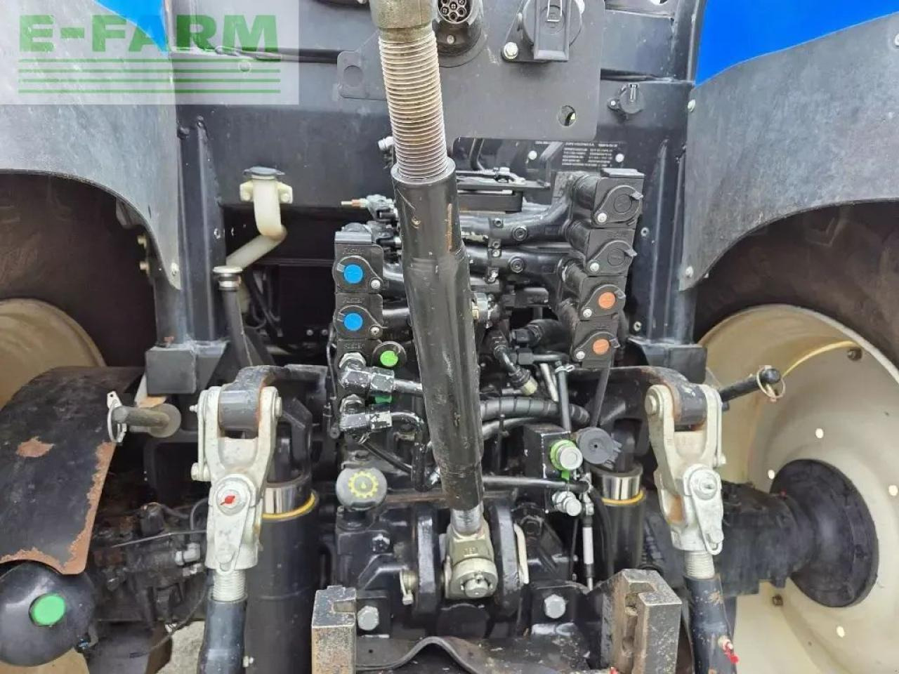 New Holland t.6 155 dc - Traktor: slika New Holland t.6 155 dc - Traktor New Holland t.6 155 dc - Traktor: slika New Holland t.6 155 dc - Traktor