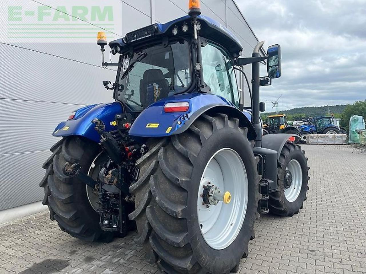 New Holland t 7.225 ac - Traktor: slika New Holland t 7.225 ac - Traktor New Holland t 7.225 ac - Traktor: slika New Holland t 7.225 ac - Traktor