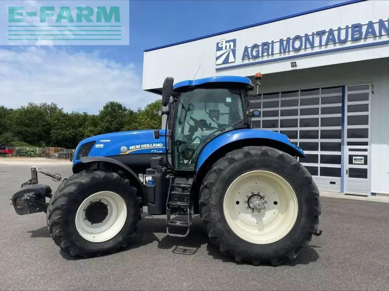 New Holland t 7.235 - Traktor: slika New Holland t 7.235 - Traktor New Holland t 7.235 - Traktor: slika New Holland t 7.235 - Traktor