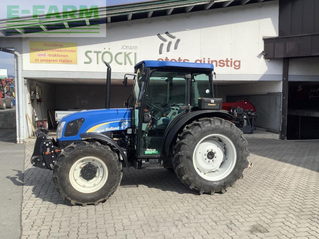 New Holland t4020 deluxe Deluxe - Traktor: slika New Holland t4020 deluxe Deluxe - Traktor New Holland t4020 deluxe Deluxe - Traktor: slika New Holland t4020 deluxe Deluxe - Traktor