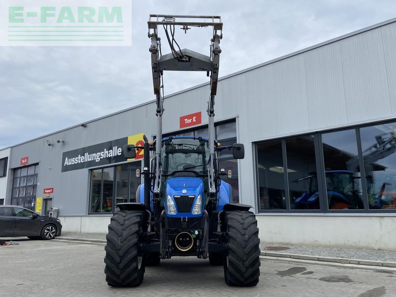 New Holland t5.105 electro command - Traktor: slika New Holland t5.105 electro command - Traktor New Holland t5.105 electro command - Traktor: slika New Holland t5.105 electro command - Traktor