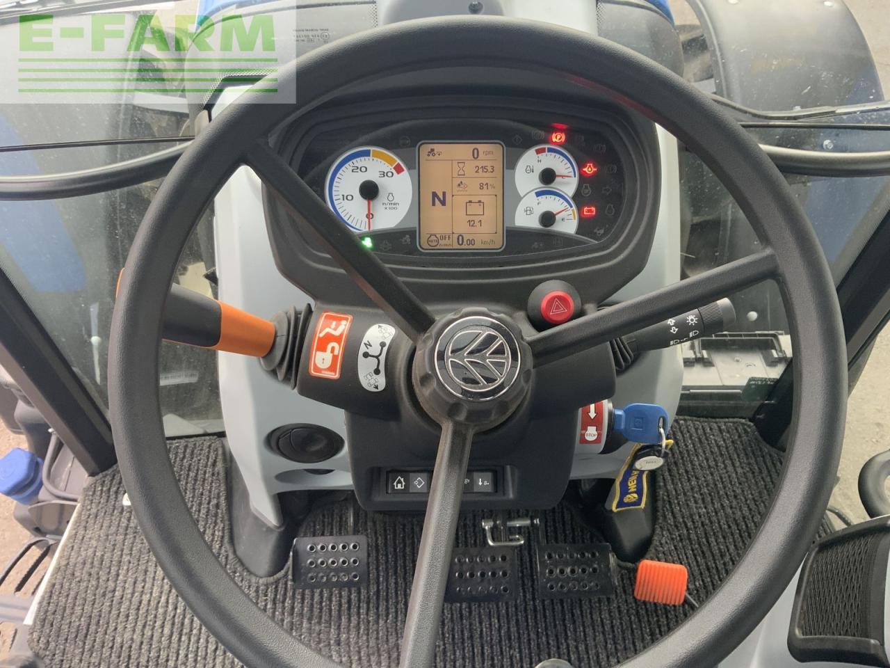 New Holland t5.110 dual command - Traktor: slika New Holland t5.110 dual command - Traktor New Holland t5.110 dual command - Traktor: slika New Holland t5.110 dual command - Traktor