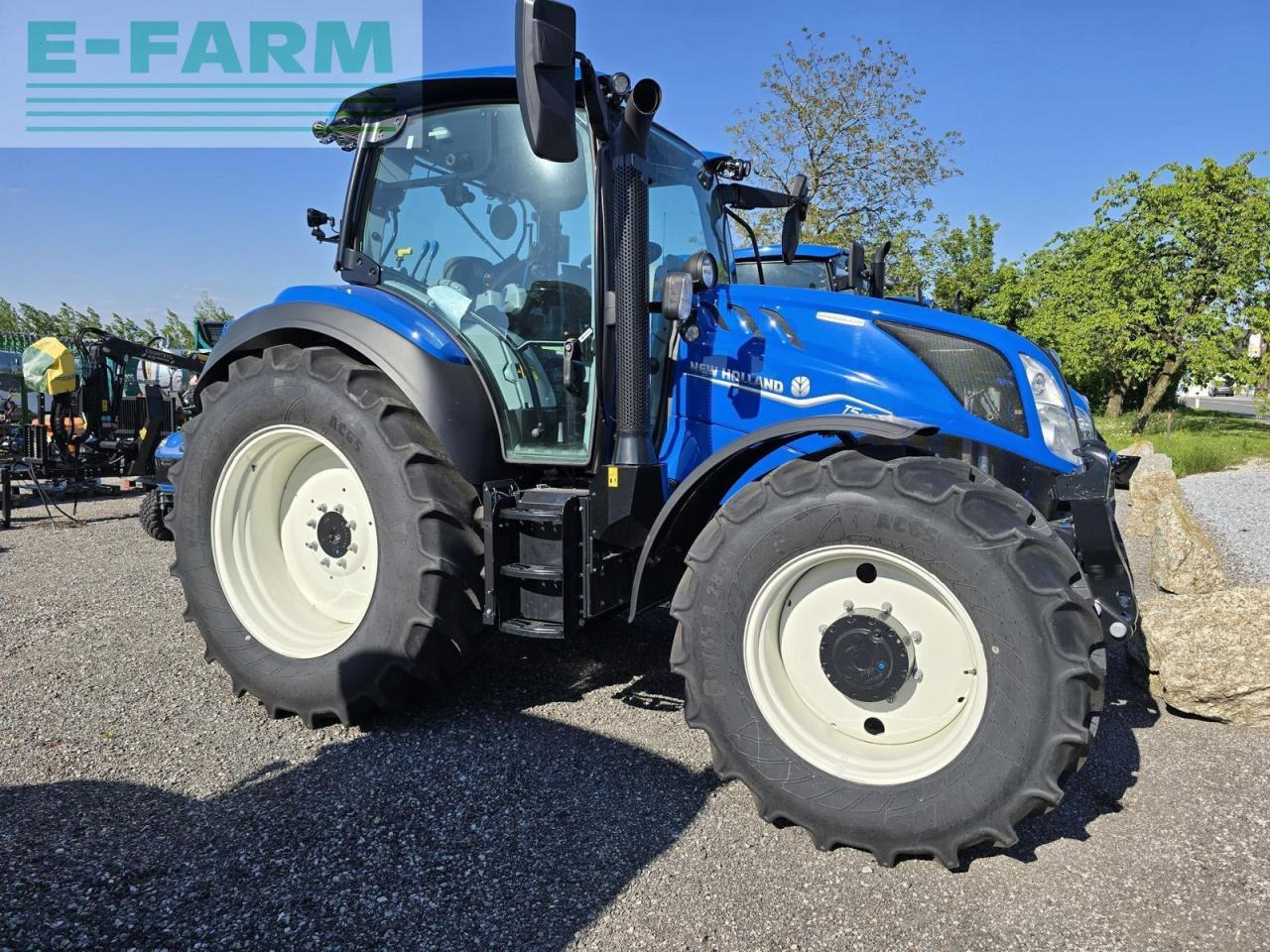 New Holland t5.140 dynamic command (stage v) - Traktor: slika New Holland t5.140 dynamic command (stage v) - Traktor New Holland t5.140 dynamic command (stage v) - Traktor: slika New Holland t5.140 dynamic command (stage v) - Traktor