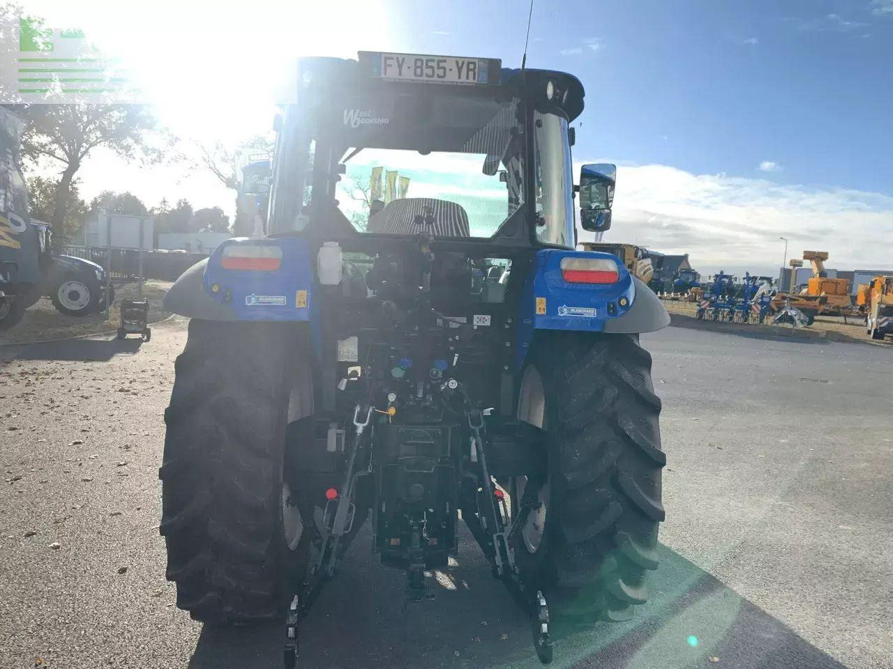 New Holland t5 85 - Traktor: slika New Holland t5 85 - Traktor New Holland t5 85 - Traktor: slika New Holland t5 85 - Traktor