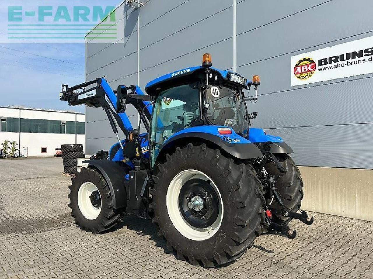New Holland t6.145 autocommand my19 - Traktor: slika New Holland t6.145 autocommand my19 - Traktor New Holland t6.145 autocommand my19 - Traktor: slika New Holland t6.145 autocommand my19 - Traktor