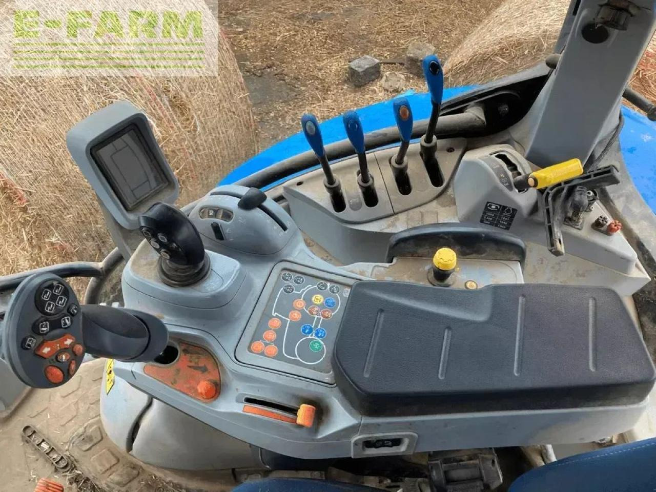 New Holland t6.145 dynamic command - Traktor: slika New Holland t6.145 dynamic command - Traktor New Holland t6.145 dynamic command - Traktor: slika New Holland t6.145 dynamic command - Traktor