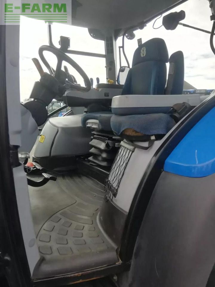 New Holland t6.145 dynamic command - Traktor: slika New Holland t6.145 dynamic command - Traktor New Holland t6.145 dynamic command - Traktor: slika New Holland t6.145 dynamic command - Traktor