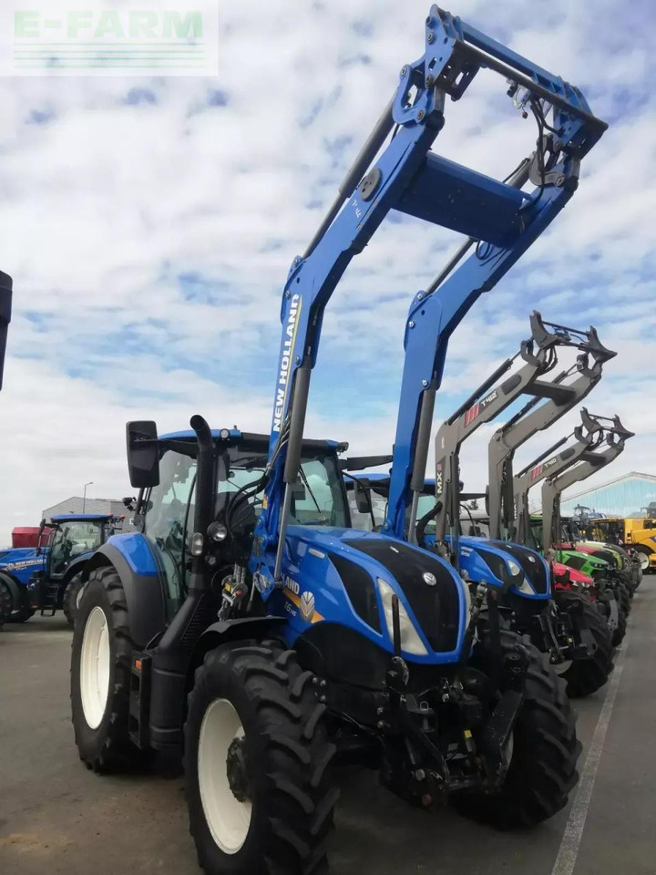 New Holland t6.145 dynamic command - Traktor: slika New Holland t6.145 dynamic command - Traktor New Holland t6.145 dynamic command - Traktor: slika New Holland t6.145 dynamic command - Traktor