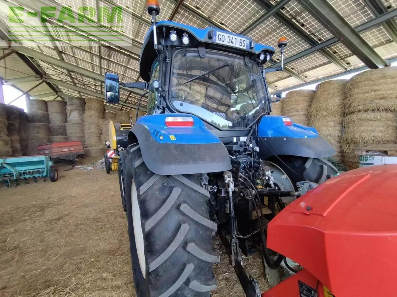 New Holland t6 145 ec - Traktor: slika New Holland t6 145 ec - Traktor New Holland t6 145 ec - Traktor: slika New Holland t6 145 ec - Traktor