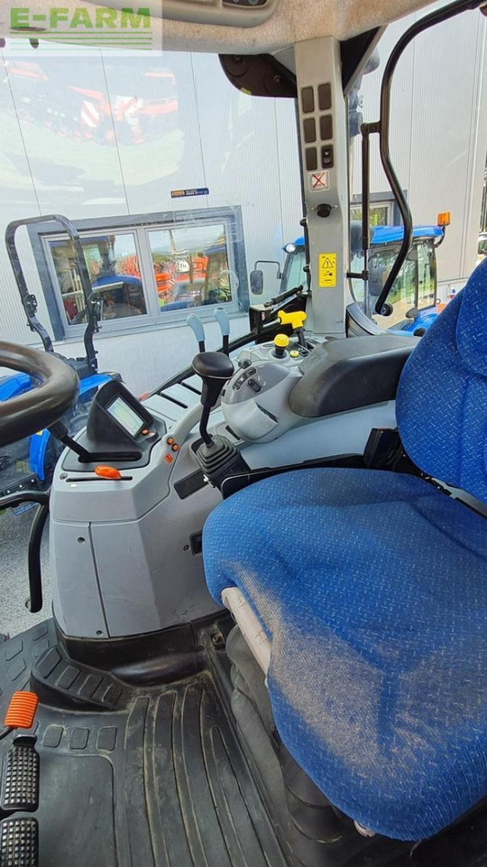 Traktor New Holland t6.150: slika Traktor New Holland t6.150 Traktor New Holland t6.150: slika Traktor New Holland t6.150
