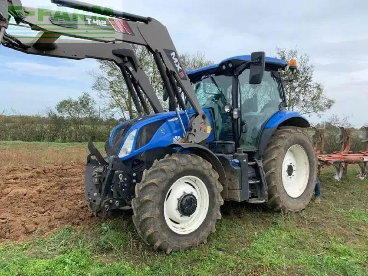 New Holland t6-155ac - Traktor: slika New Holland t6-155ac - Traktor New Holland t6-155ac - Traktor: slika New Holland t6-155ac - Traktor
