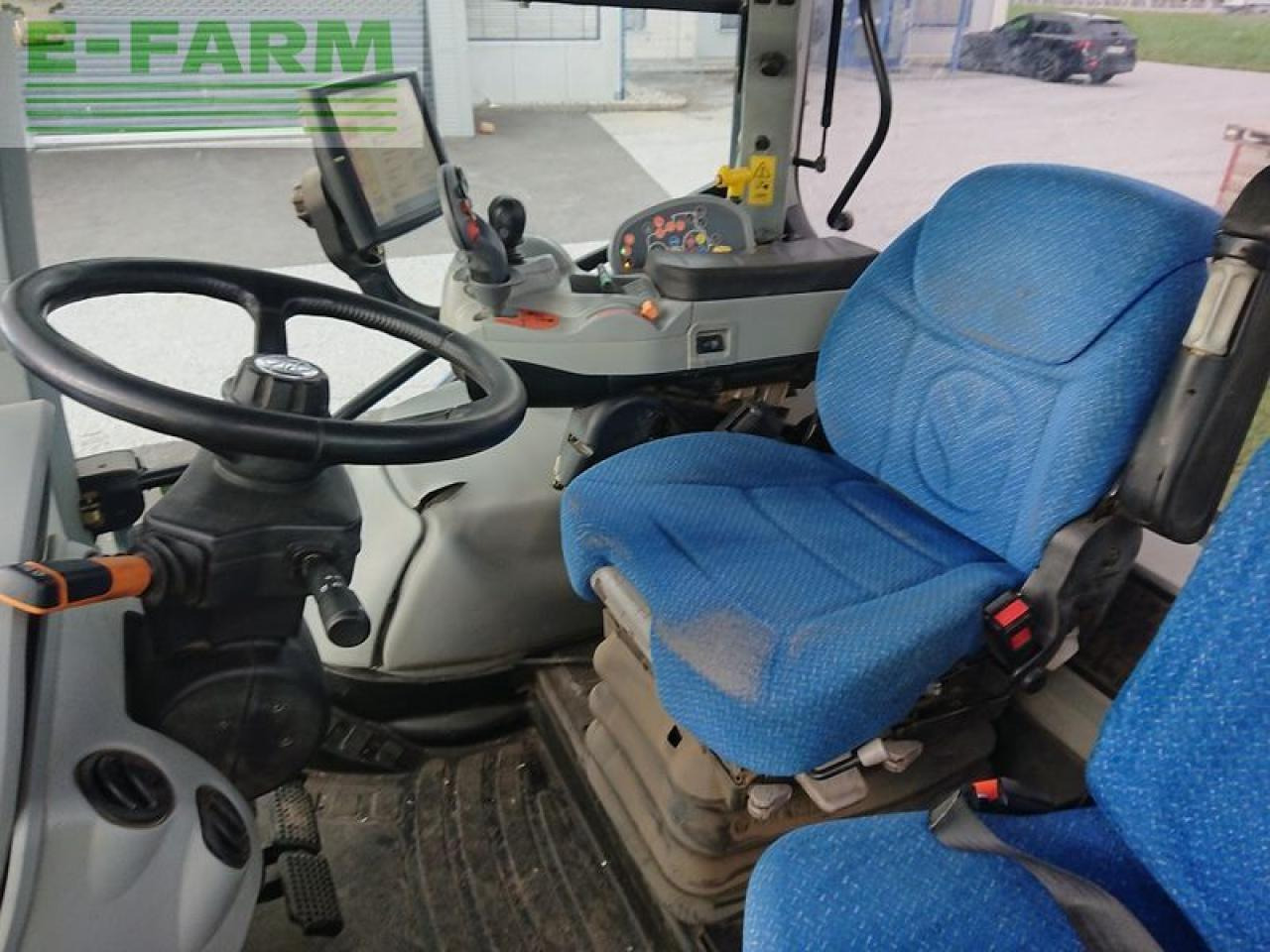 New Holland t6.160 auto command - Traktor: slika New Holland t6.160 auto command - Traktor New Holland t6.160 auto command - Traktor: slika New Holland t6.160 auto command - Traktor