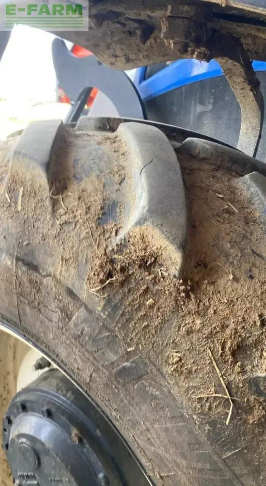 New Holland t6.175 - Traktor: slika New Holland t6.175 - Traktor New Holland t6.175 - Traktor: slika New Holland t6.175 - Traktor