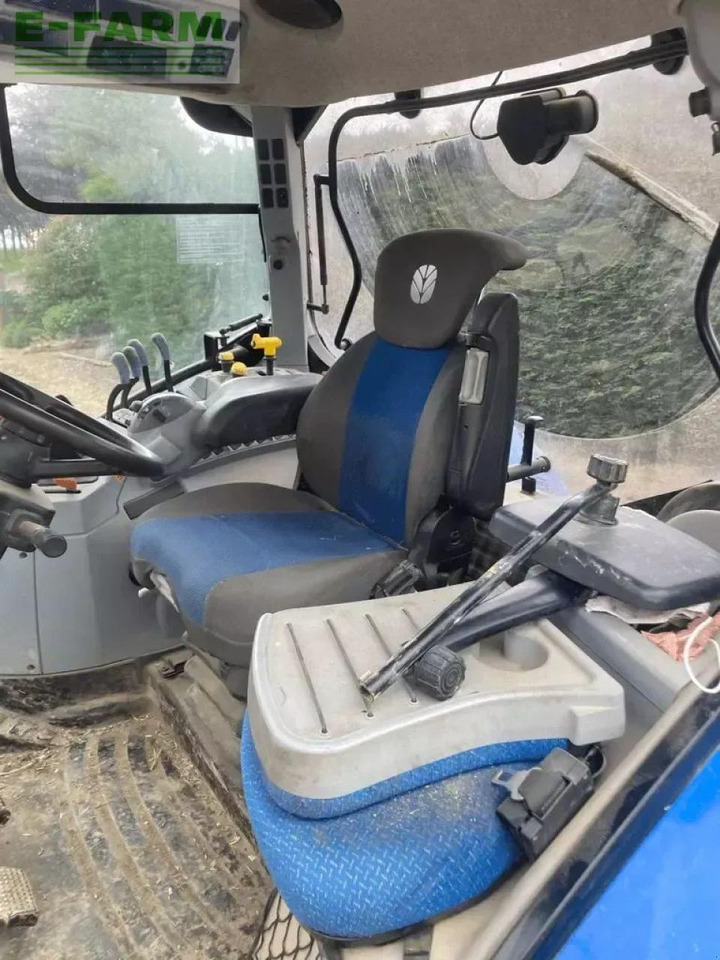 New Holland t6.175 electro command - Traktor: slika New Holland t6.175 electro command - Traktor New Holland t6.175 electro command - Traktor: slika New Holland t6.175 electro command - Traktor