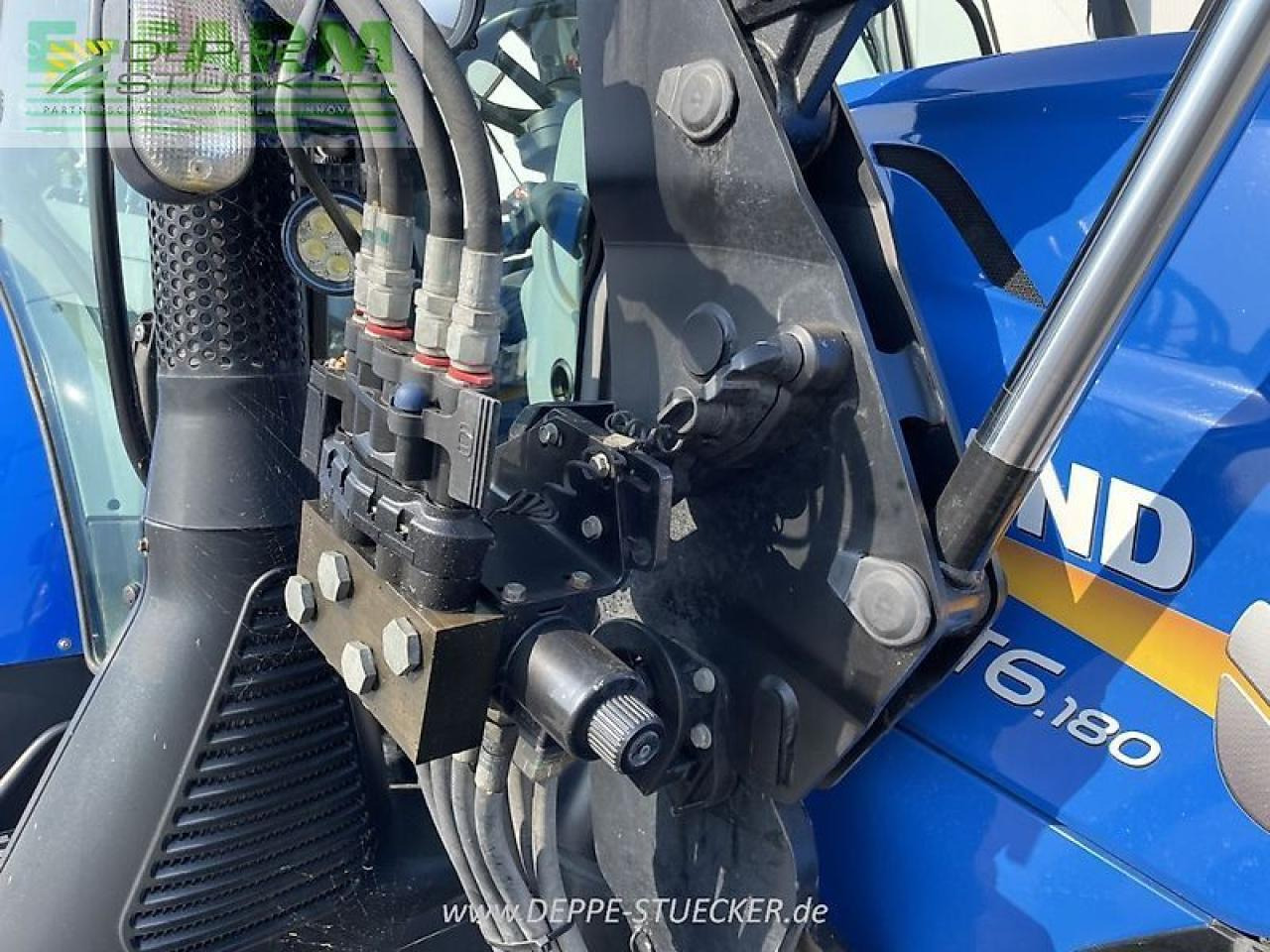 New Holland t6.180 - Traktor: slika New Holland t6.180 - Traktor New Holland t6.180 - Traktor: slika New Holland t6.180 - Traktor