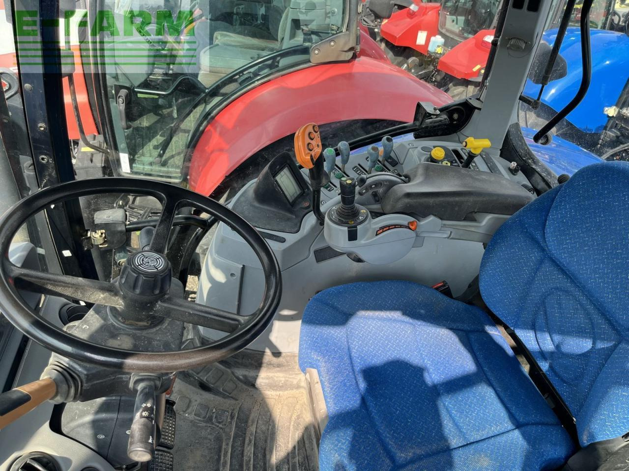 New Holland t6090 range & power command - Traktor: slika New Holland t6090 range & power command - Traktor New Holland t6090 range & power command - Traktor: slika New Holland t6090 range & power command - Traktor