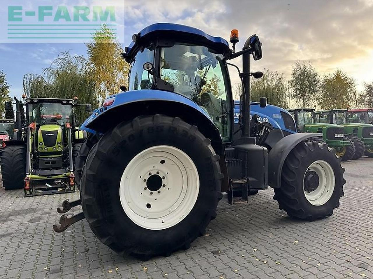 New Holland t7.185 powercommand - sidewinder ii - Traktor: slika New Holland t7.185 powercommand - sidewinder ii - Traktor New Holland t7.185 powercommand - sidewinder ii - Traktor: slika New Holland t7.185 powercommand - sidewinder ii - Traktor