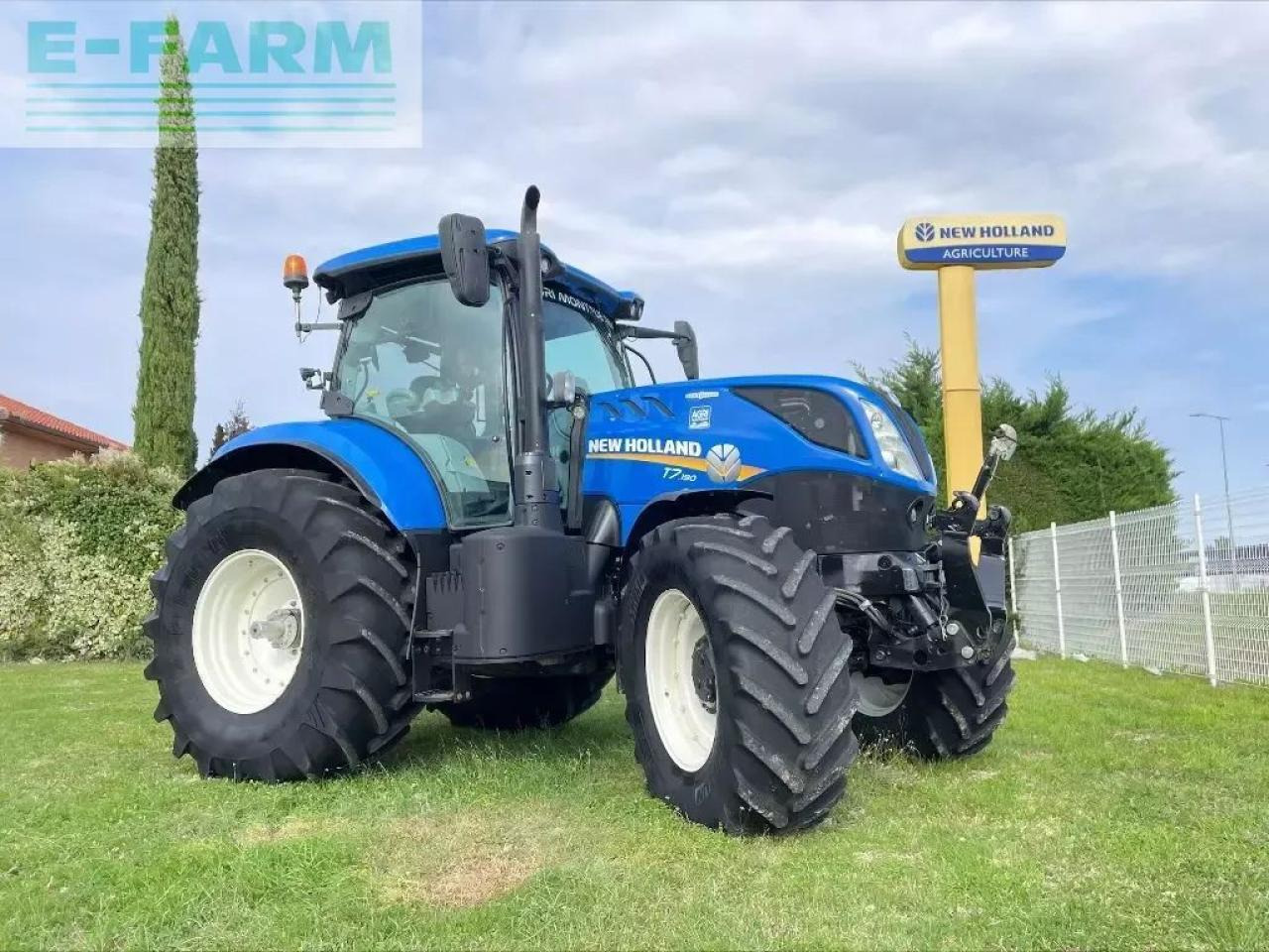 New Holland t7.190 - Traktor: slika New Holland t7.190 - Traktor New Holland t7.190 - Traktor: slika New Holland t7.190 - Traktor