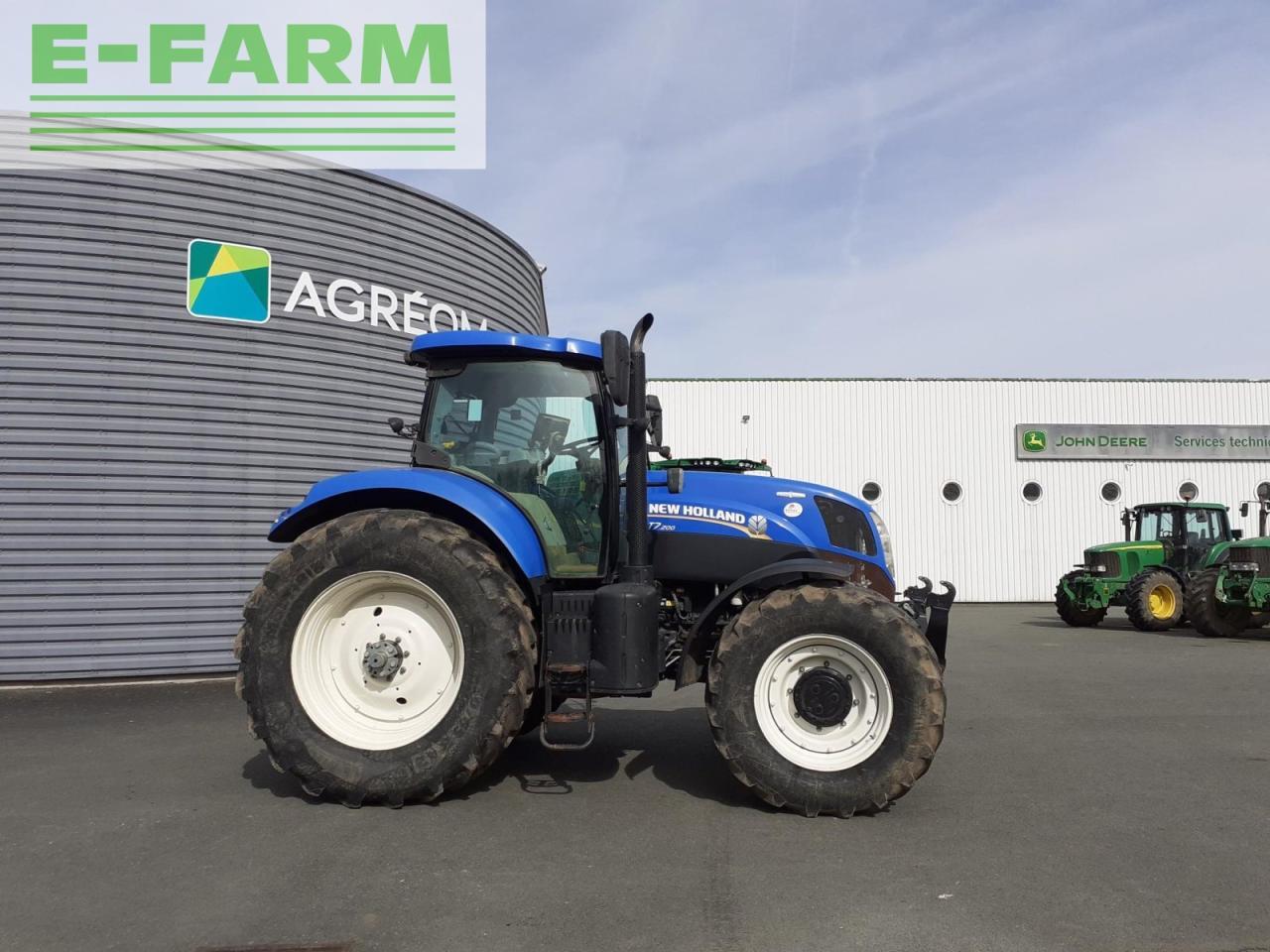 New Holland t7 200 - Traktor: slika New Holland t7 200 - Traktor New Holland t7 200 - Traktor: slika New Holland t7 200 - Traktor