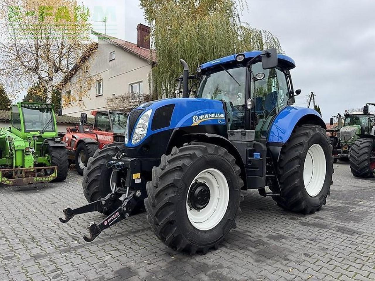 New Holland t7.200 rangecommand - Traktor: slika New Holland t7.200 rangecommand - Traktor New Holland t7.200 rangecommand - Traktor: slika New Holland t7.200 rangecommand - Traktor