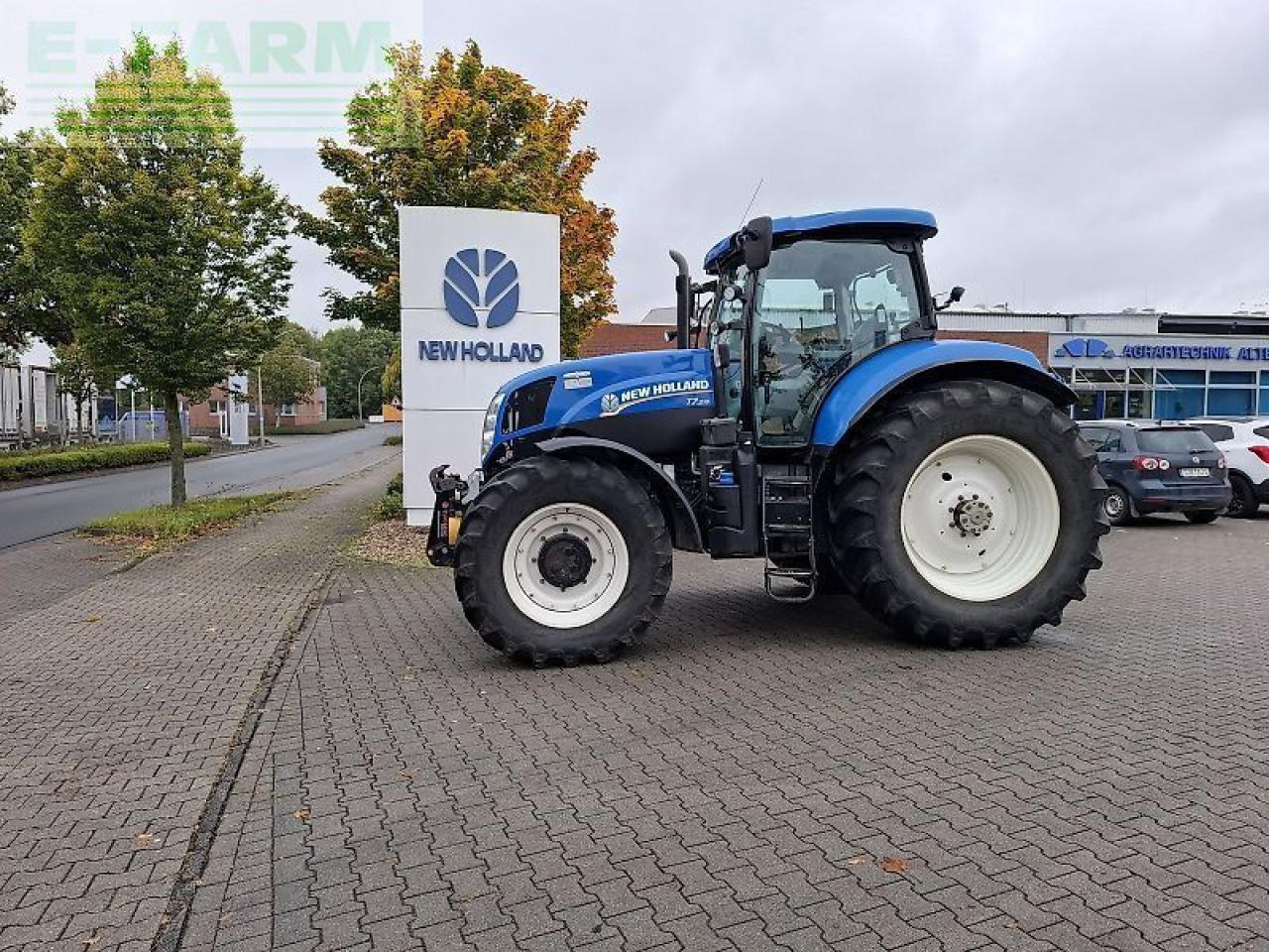 New Holland t7.210 ac - Traktor: slika New Holland t7.210 ac - Traktor New Holland t7.210 ac - Traktor: slika New Holland t7.210 ac - Traktor
