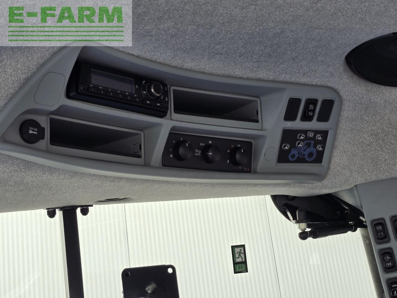 New Holland t7.210 auto command sidewinder ii (stage v) - Traktor: slika New Holland t7.210 auto command sidewinder ii (stage v) - Traktor New Holland t7.210 auto command sidewinder ii (stage v) - Traktor: slika New Holland t7.210 auto command sidewinder ii (stage v) - Traktor