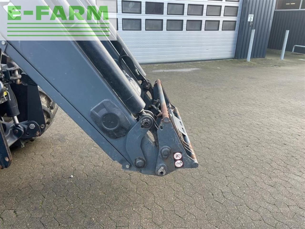 New Holland t7.220 med alø frontlæsser - Traktor: slika New Holland t7.220 med alø frontlæsser - Traktor New Holland t7.220 med alø frontlæsser - Traktor: slika New Holland t7.220 med alø frontlæsser - Traktor