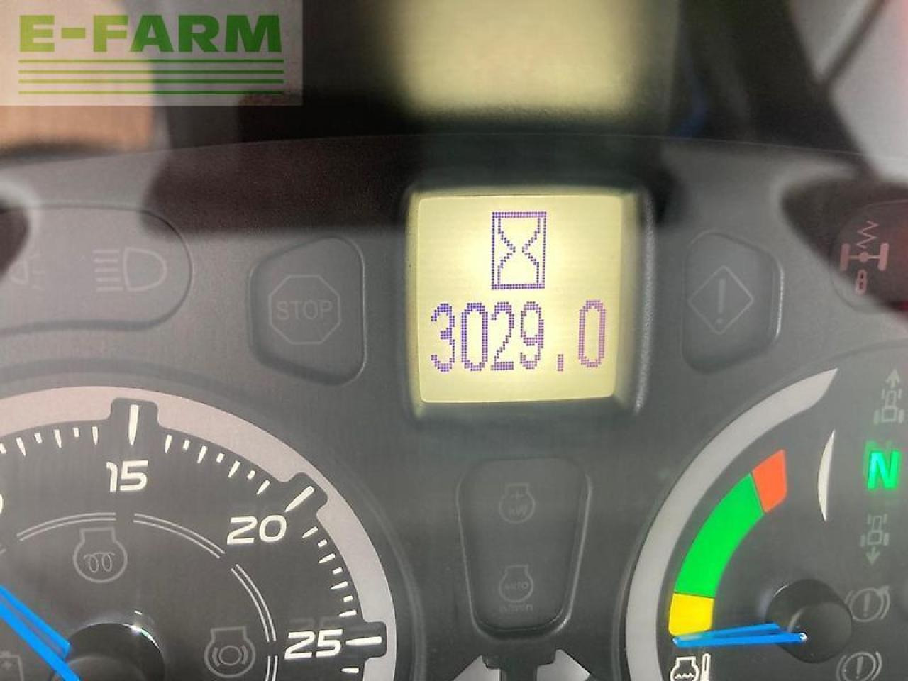 New Holland t7.225 - Traktor: slika New Holland t7.225 - Traktor New Holland t7.225 - Traktor: slika New Holland t7.225 - Traktor