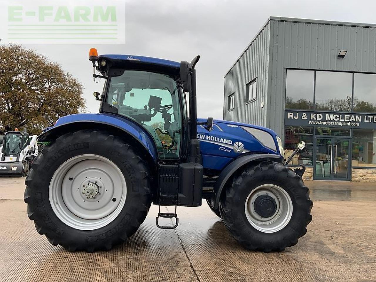 New Holland t7.225 blue power tractor (st25102) - Traktor: slika New Holland t7.225 blue power tractor (st25102) - Traktor New Holland t7.225 blue power tractor (st25102) - Traktor: slika New Holland t7.225 blue power tractor (st25102) - Traktor