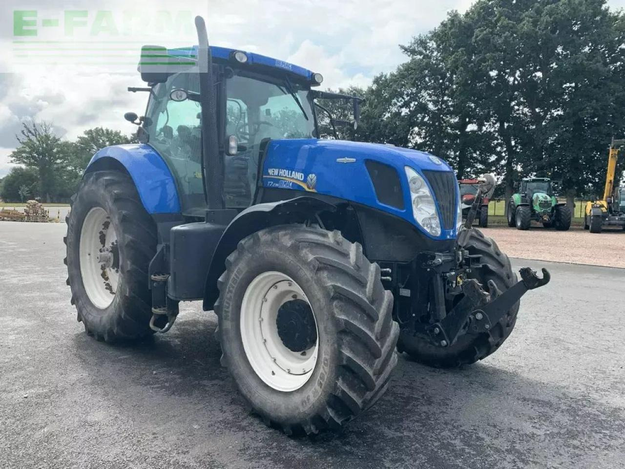New Holland t7.235 auto command - Traktor: slika New Holland t7.235 auto command - Traktor New Holland t7.235 auto command - Traktor: slika New Holland t7.235 auto command - Traktor