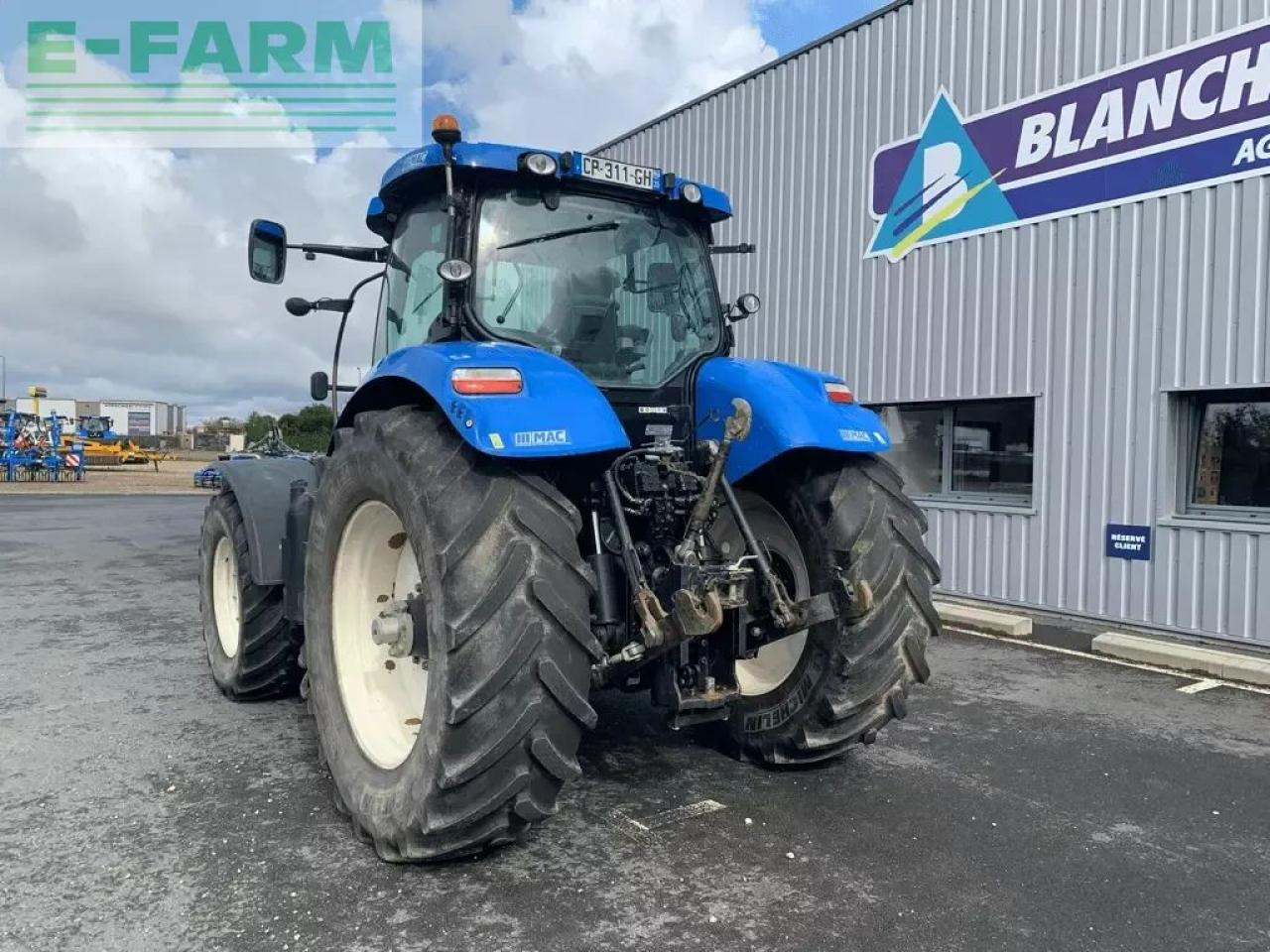 New Holland t7.235 auto command - Traktor: slika New Holland t7.235 auto command - Traktor New Holland t7.235 auto command - Traktor: slika New Holland t7.235 auto command - Traktor