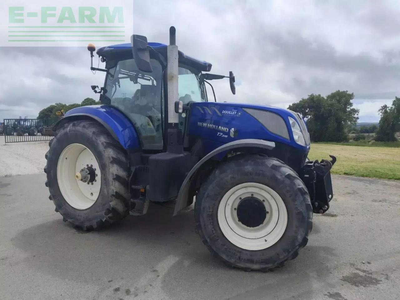 New Holland t7 245 ac - Traktor: slika New Holland t7 245 ac - Traktor New Holland t7 245 ac - Traktor: slika New Holland t7 245 ac - Traktor
