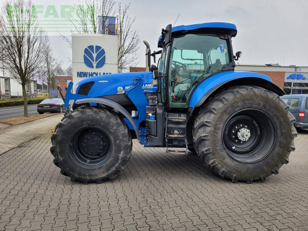 New Holland t7.250 ac - Traktor: slika New Holland t7.250 ac - Traktor New Holland t7.250 ac - Traktor: slika New Holland t7.250 ac - Traktor