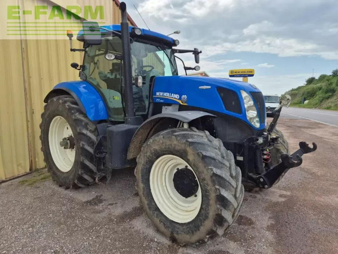 New Holland t7.250 ac - Traktor: slika New Holland t7.250 ac - Traktor New Holland t7.250 ac - Traktor: slika New Holland t7.250 ac - Traktor
