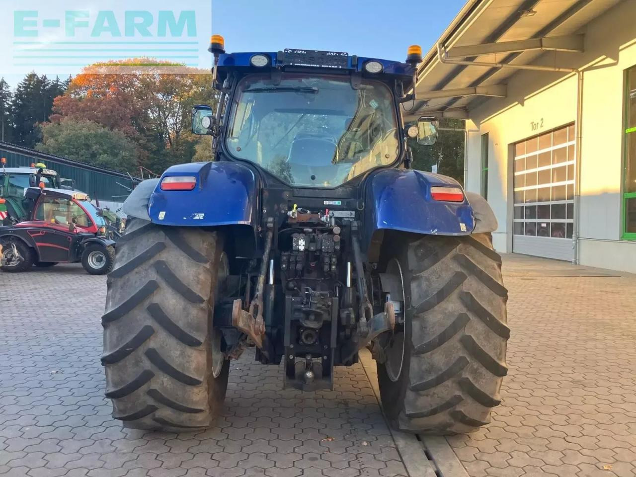 New Holland t7.270 auto command - Traktor: slika New Holland t7.270 auto command - Traktor New Holland t7.270 auto command - Traktor: slika New Holland t7.270 auto command - Traktor