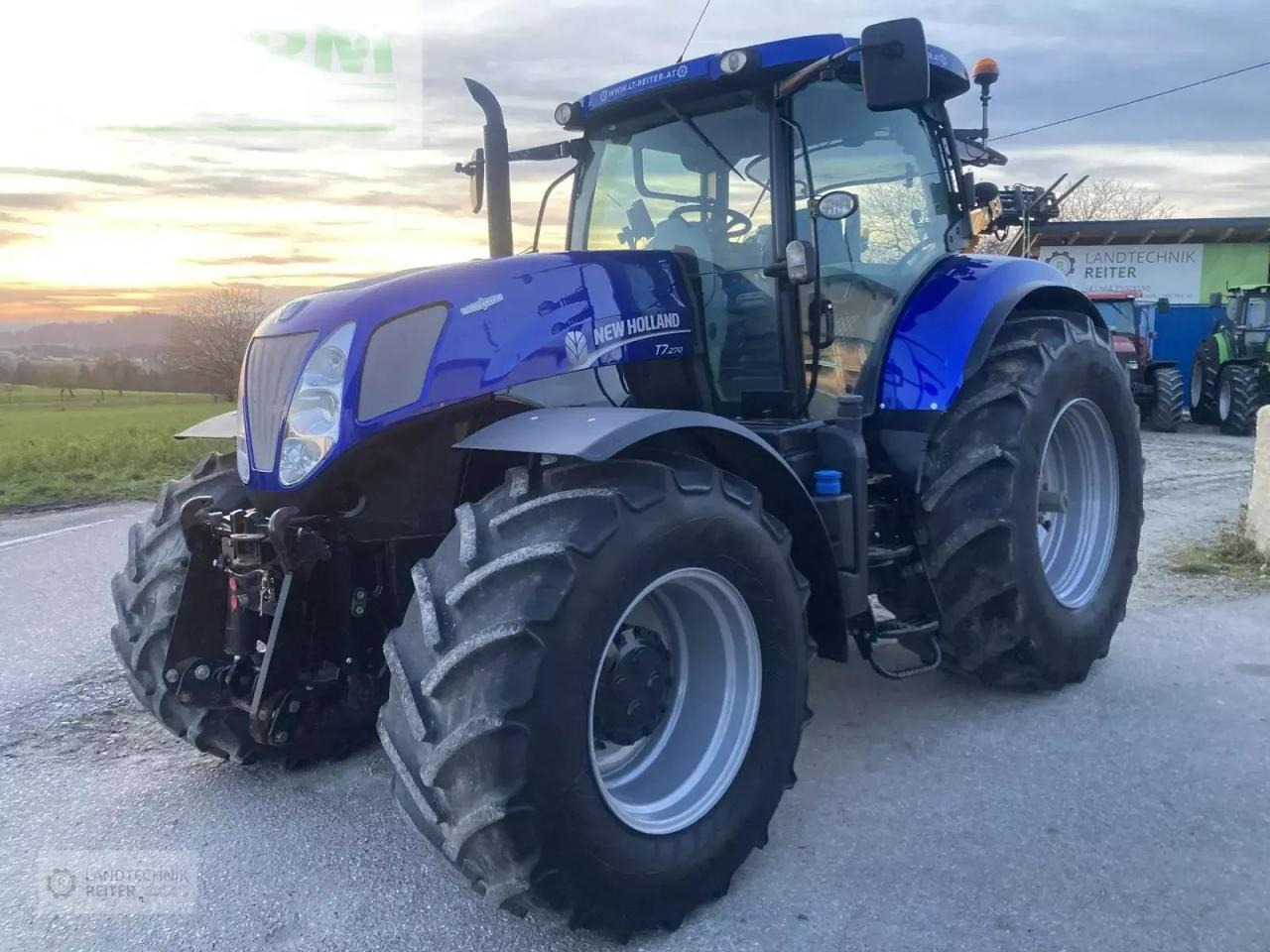 New Holland t7.270 auto command bluepower - Traktor: slika New Holland t7.270 auto command bluepower - Traktor New Holland t7.270 auto command bluepower - Traktor: slika New Holland t7.270 auto command bluepower - Traktor