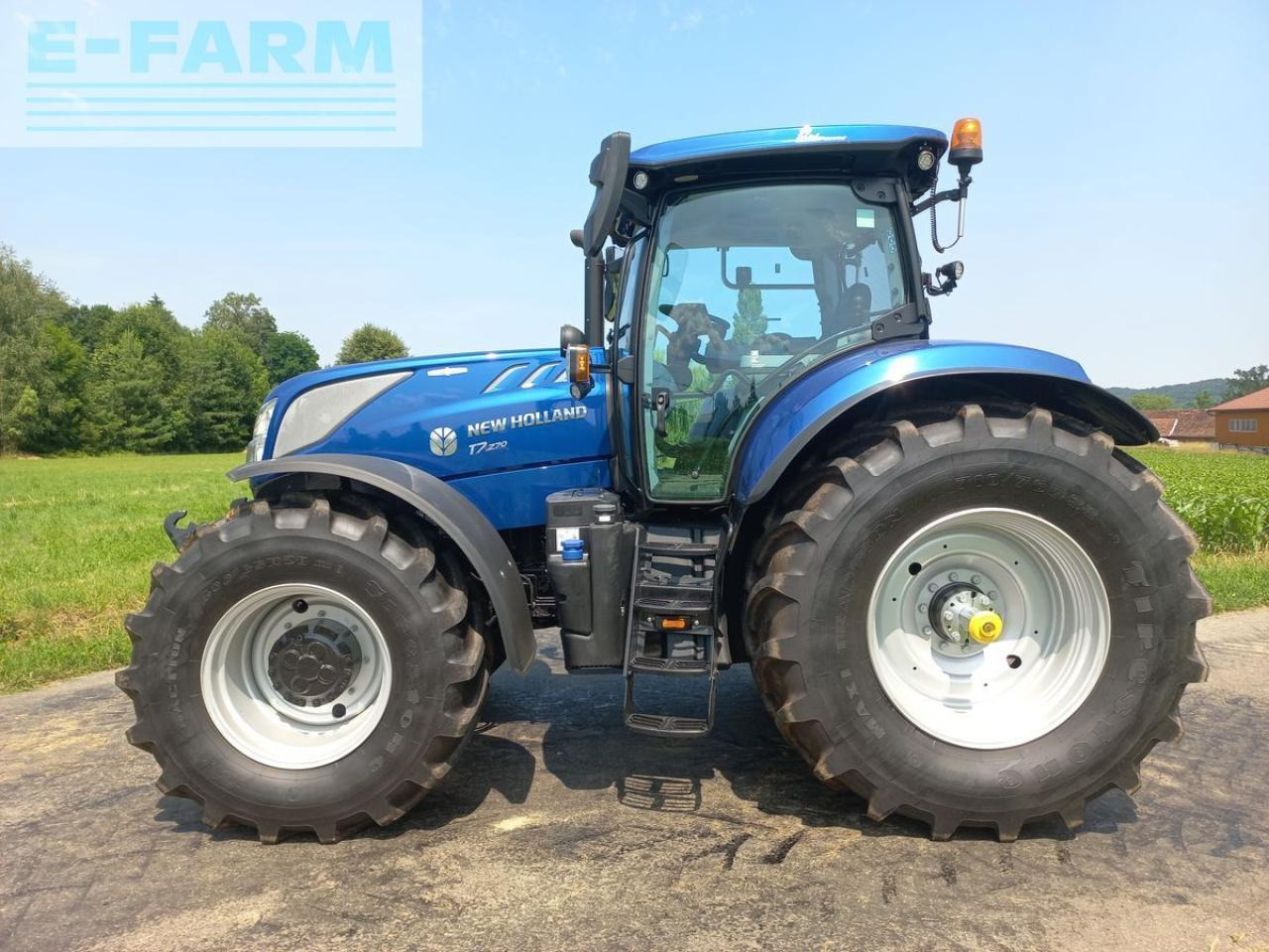Traktor New Holland t7.270 auto command sidewinder ii (stage v): slika Traktor New Holland t7.270 auto command sidewinder ii (stage v)