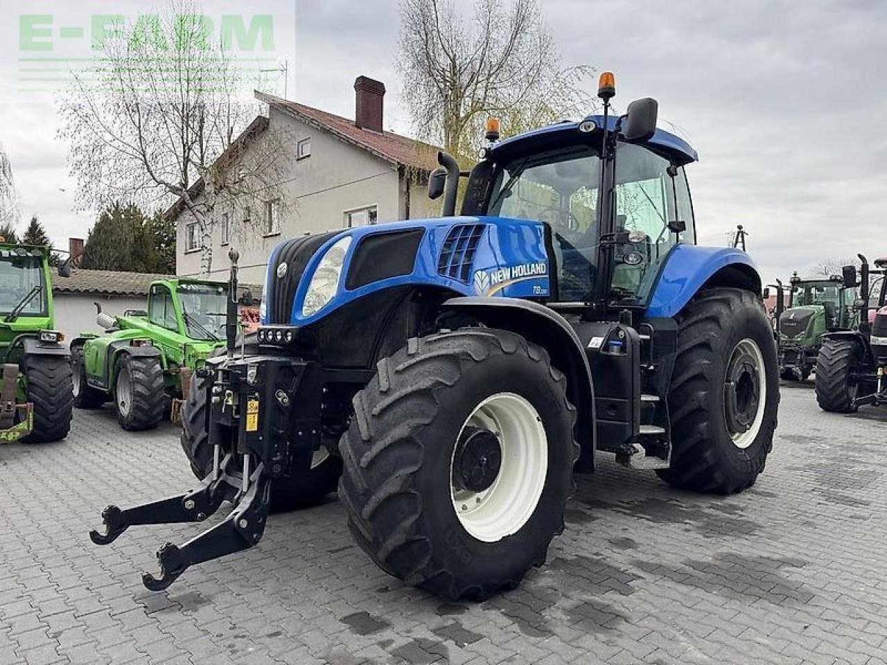 New Holland t8.330 ultra command - Traktor: slika New Holland t8.330 ultra command - Traktor New Holland t8.330 ultra command - Traktor: slika New Holland t8.330 ultra command - Traktor