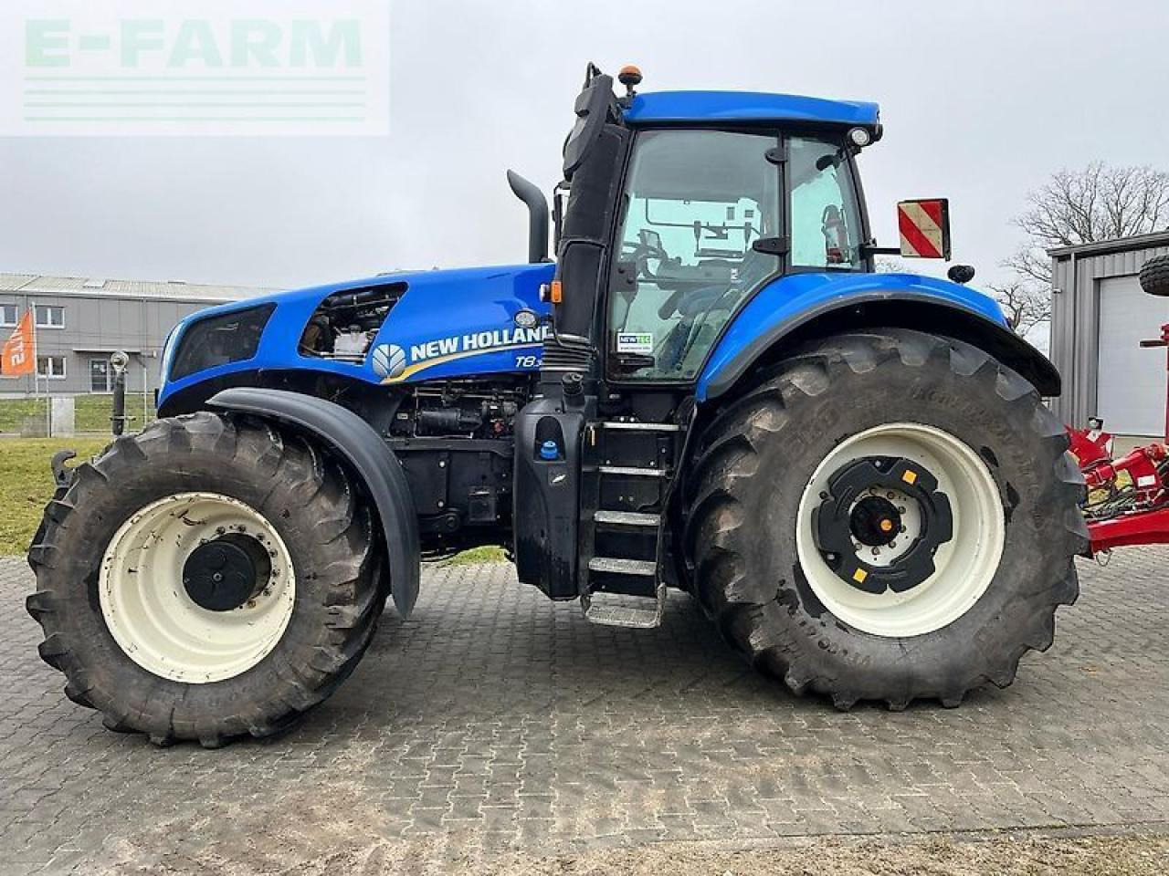 New Holland t8.380 - Traktor: slika New Holland t8.380 - Traktor New Holland t8.380 - Traktor: slika New Holland t8.380 - Traktor