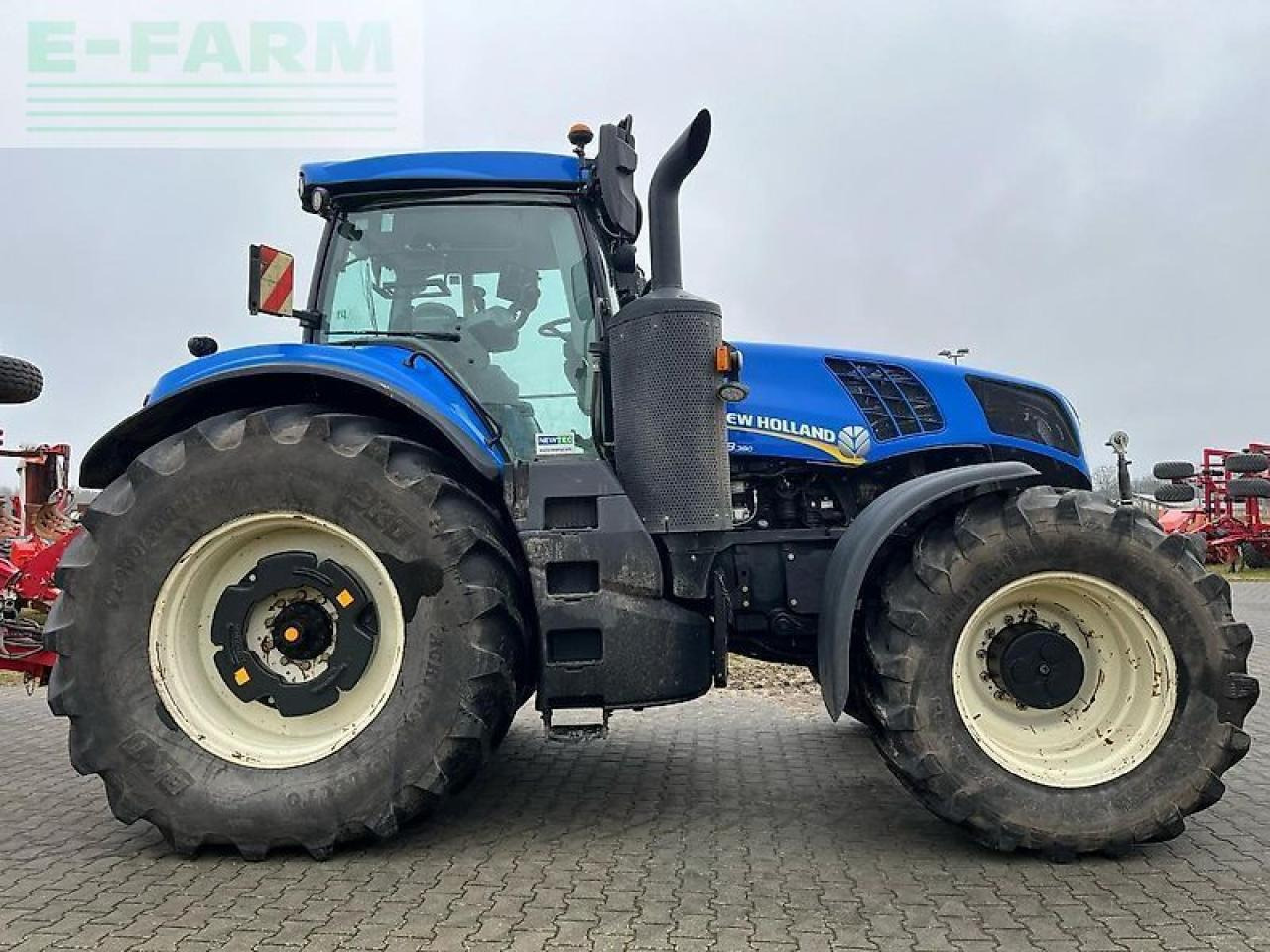 New Holland t8.380 - Traktor: slika New Holland t8.380 - Traktor New Holland t8.380 - Traktor: slika New Holland t8.380 - Traktor