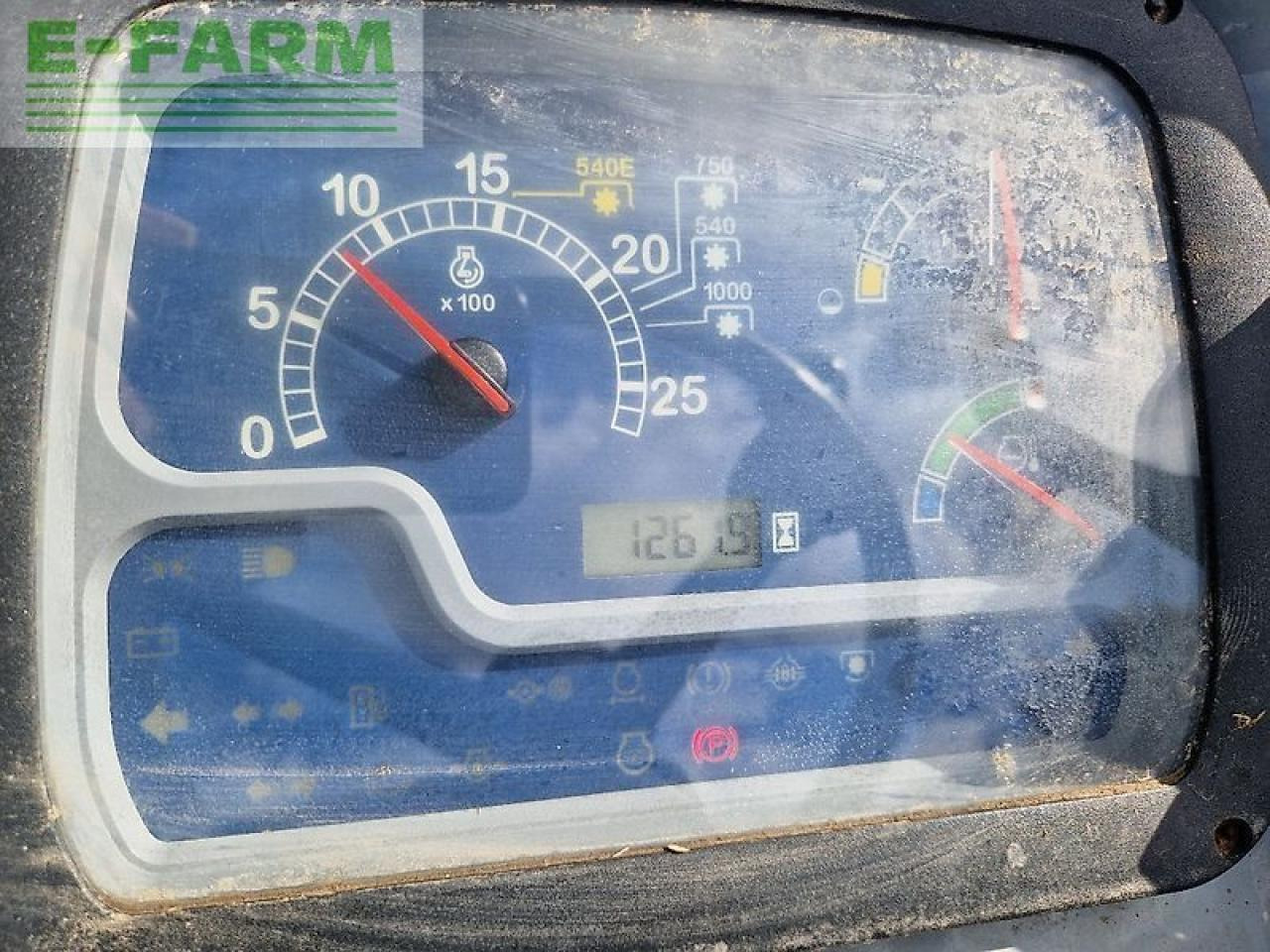 Traktor New Holland td 4020 f: slika Traktor New Holland td 4020 f