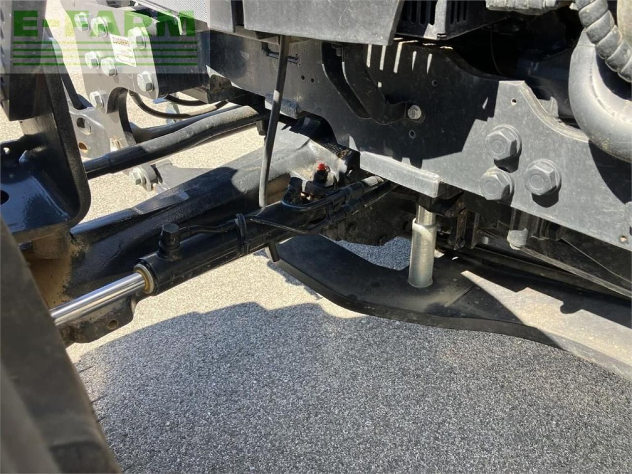 Traktor New Holland td5.85: slika Traktor New Holland td5.85