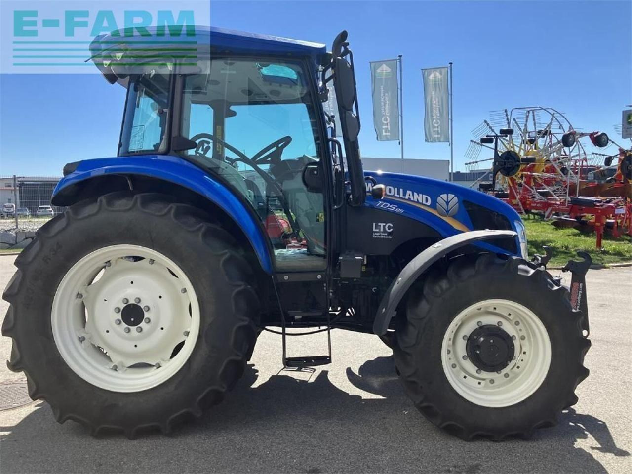Traktor New Holland td5.85: slika Traktor New Holland td5.85